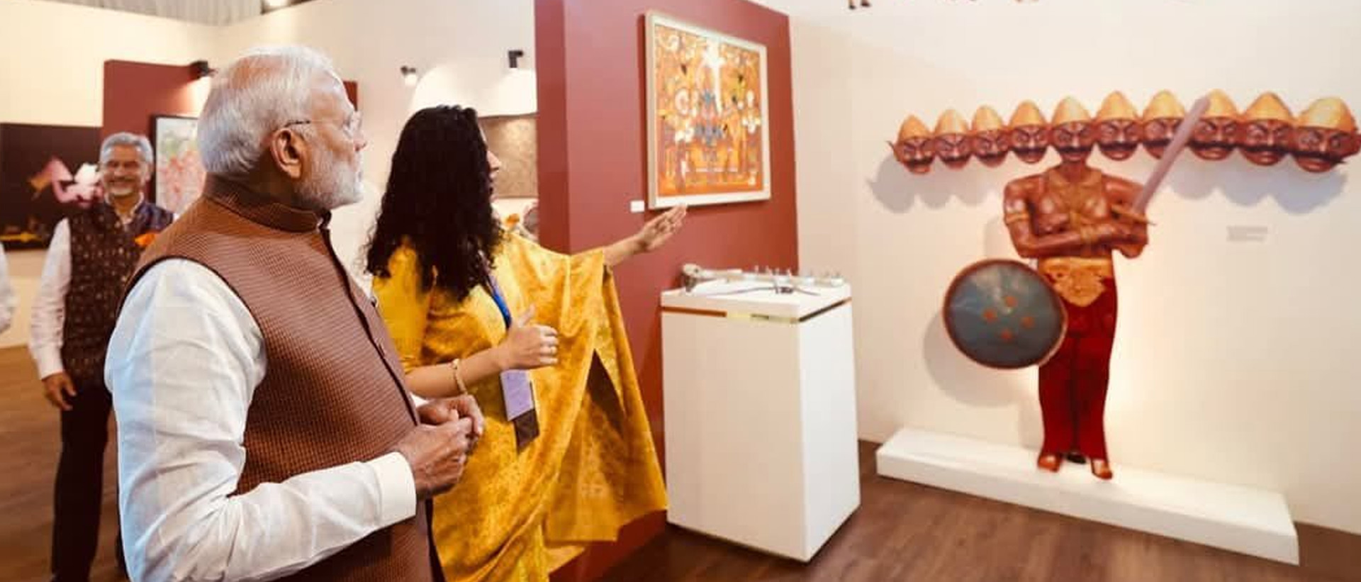 Hon'ble PM Narendra Modi appreciating the first-ever pi??ata from Mexico showcased at the 18th Pravasi Bharatiya Divas 16.01.2025