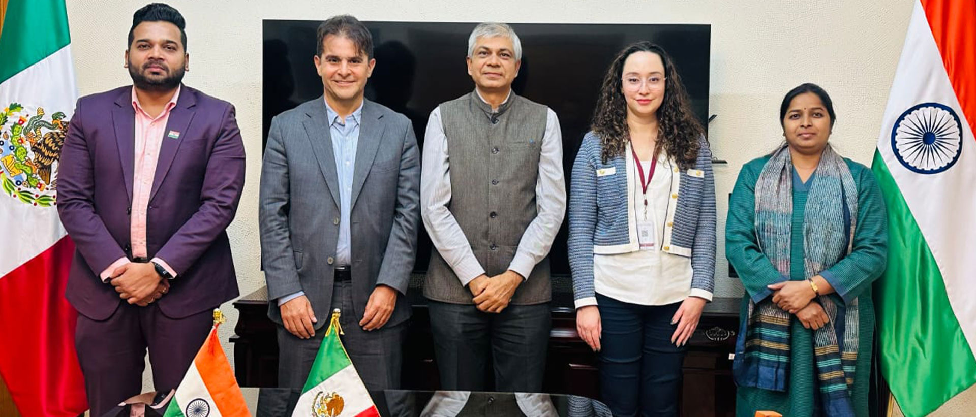 Met Mr. Fernando Saiffe, Director General for Asia-Pacific SRE, and Ms. Estefan??a Capdeville, Director General at the Agency 15.10.2025