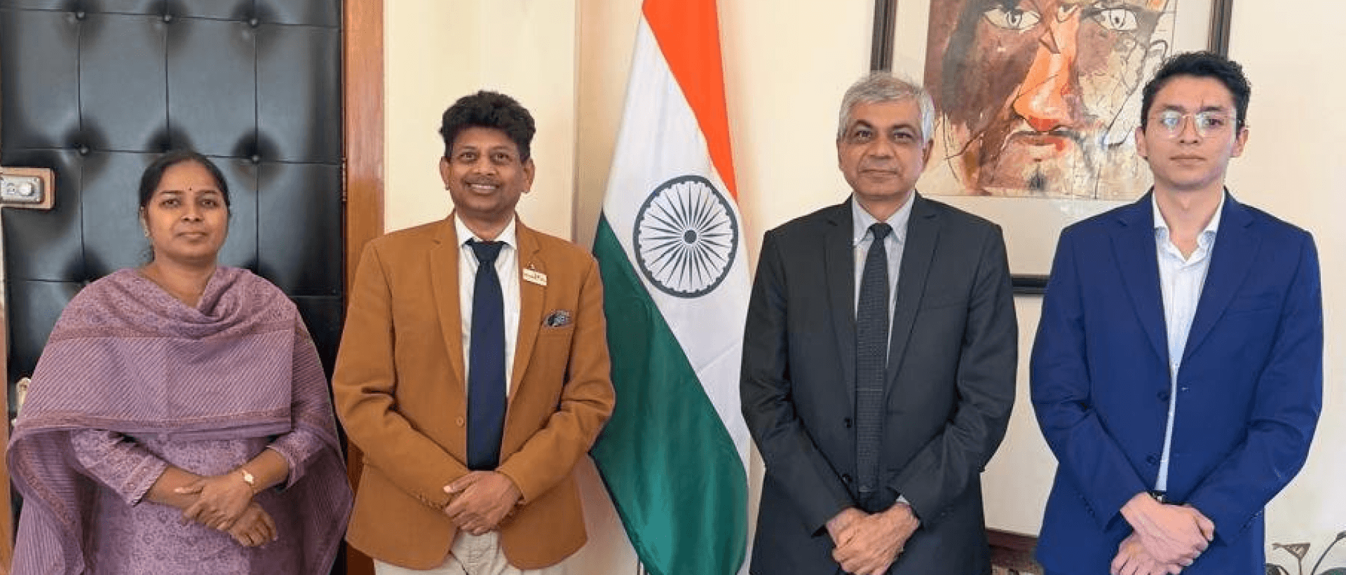 Met with Mr. Saisudha Patro, Director of Mundial Pharmaceuticals Pvt. Ltd., to explore opportunities for expanding the presence of Indian pharmaceutical companies in Mexico and Mexican companies in India, strengthening bilateral healthcare cooperation 29 July 2026 