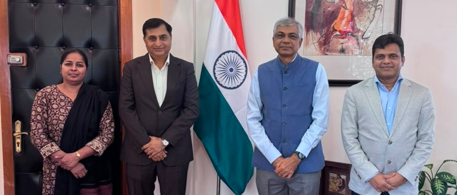Met Mr. Hemal Shah, Managing Director of Advanov Pharma Pvt. Ltd., to discuss opportunities for strengthening India–Mexico cooperation in the pharmaceutical sector 30 July 2026