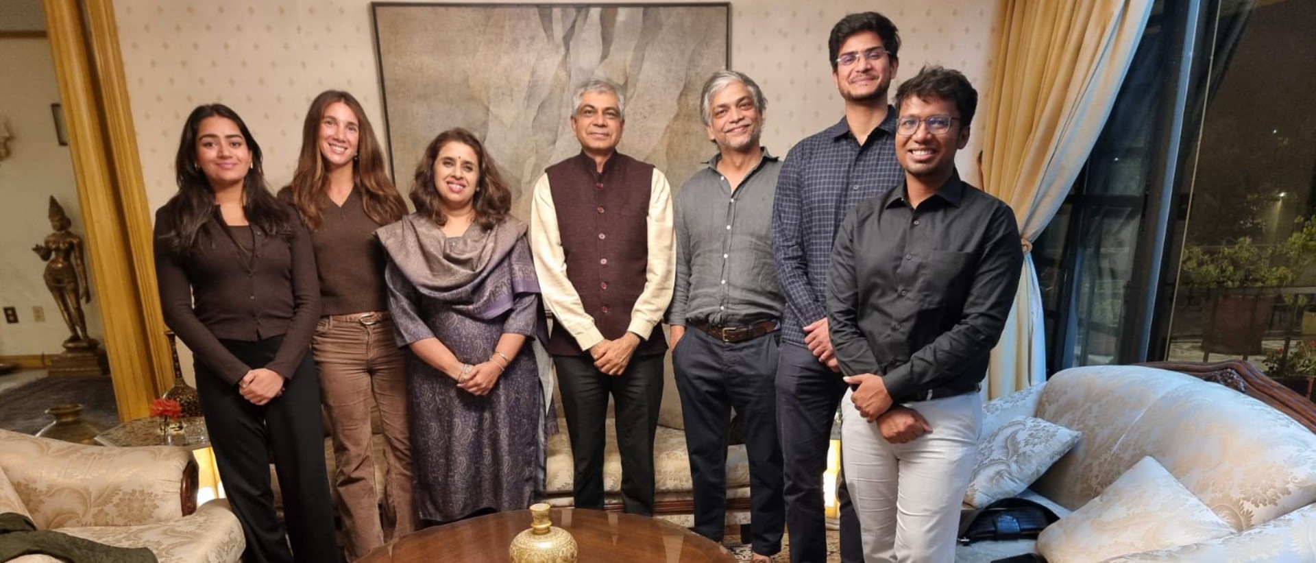 Met Mr. Manoj Sharma of Greenko Group to discuss India–Mexico cooperation in renewable energy, green hydrogen, energy storage and investment, alongside the three newly posted Third Secretaries beginning their language training in Mexico 29 September 2026
